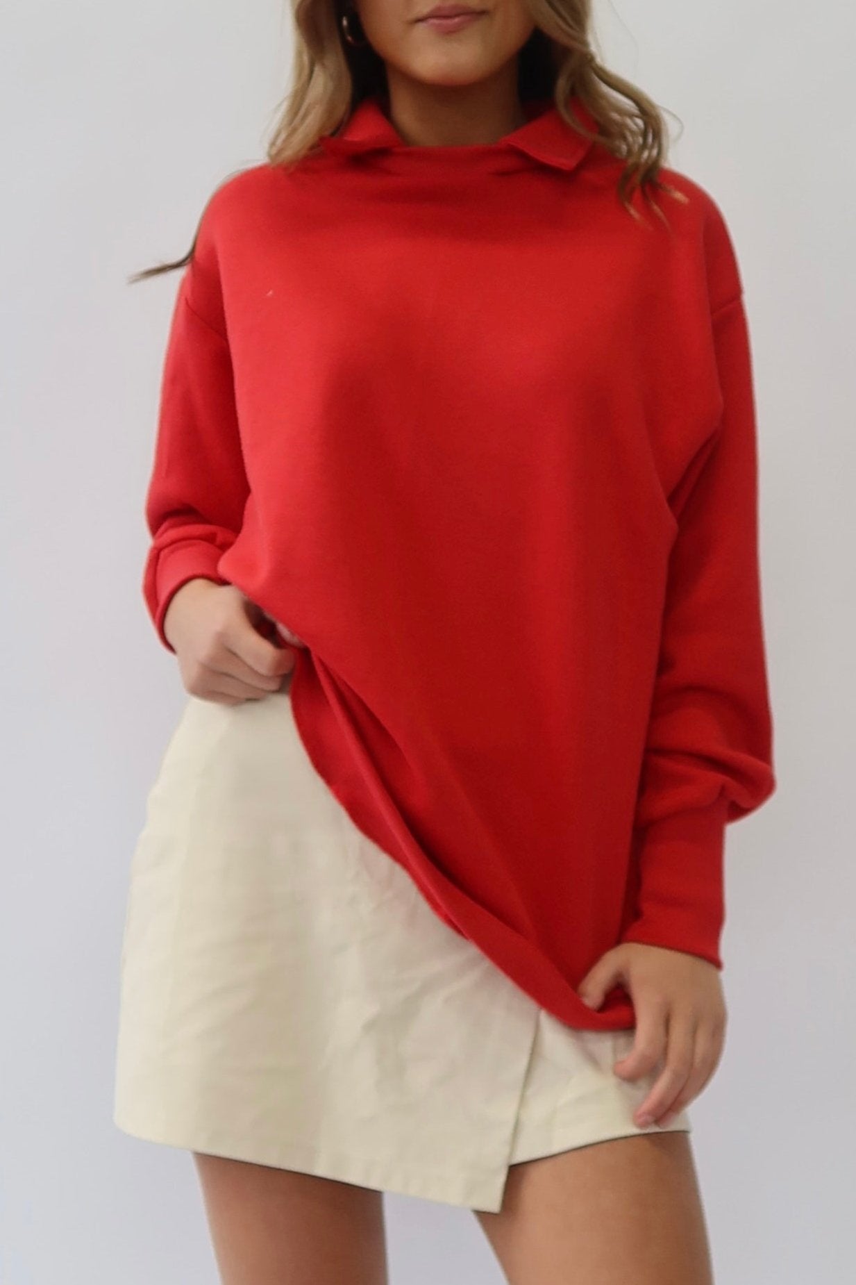 the garde women's red collared crewneck for golf and tennis