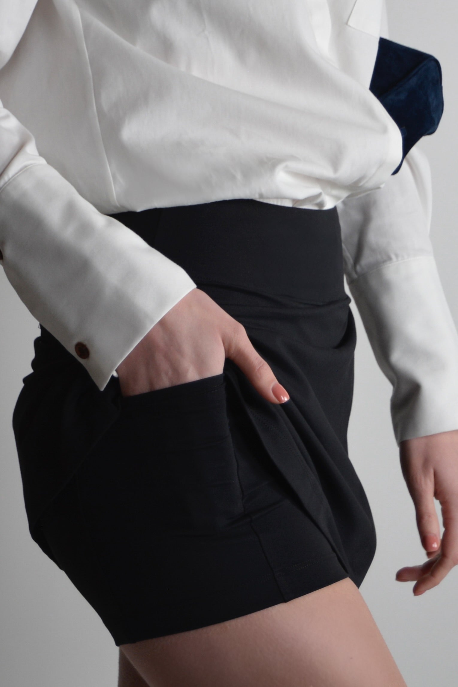 the garde women's 16 inch black golf skirt with pockets