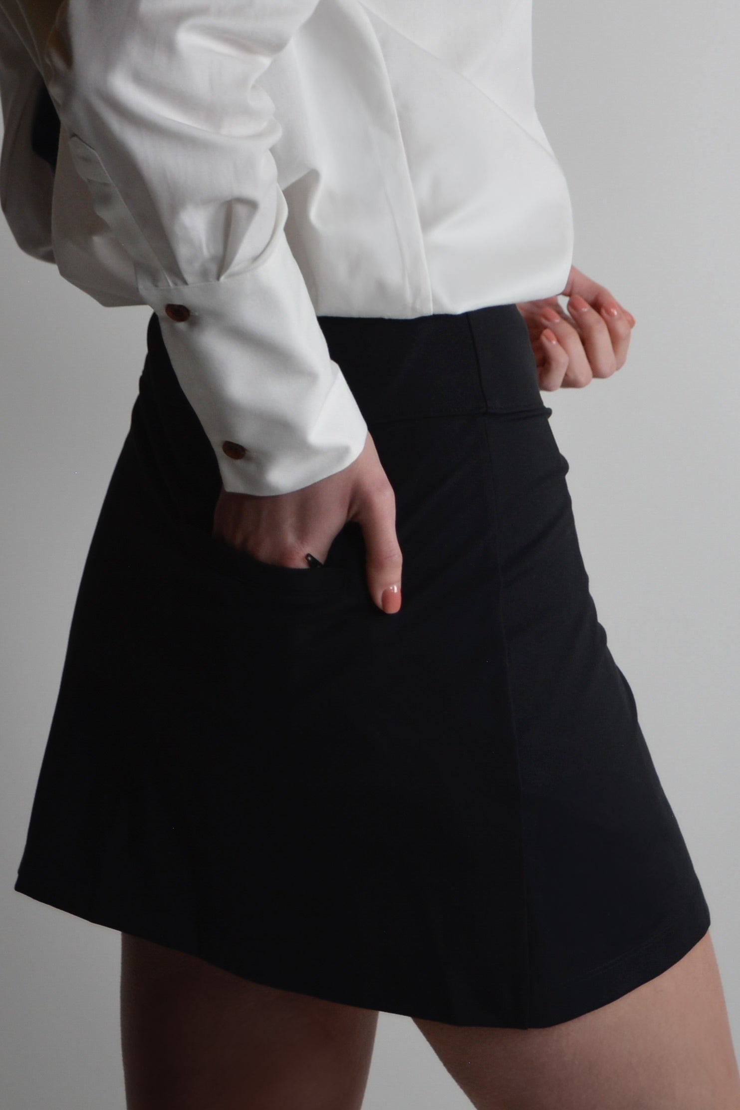 the garde women's 16 inch black golf skirt with pockets