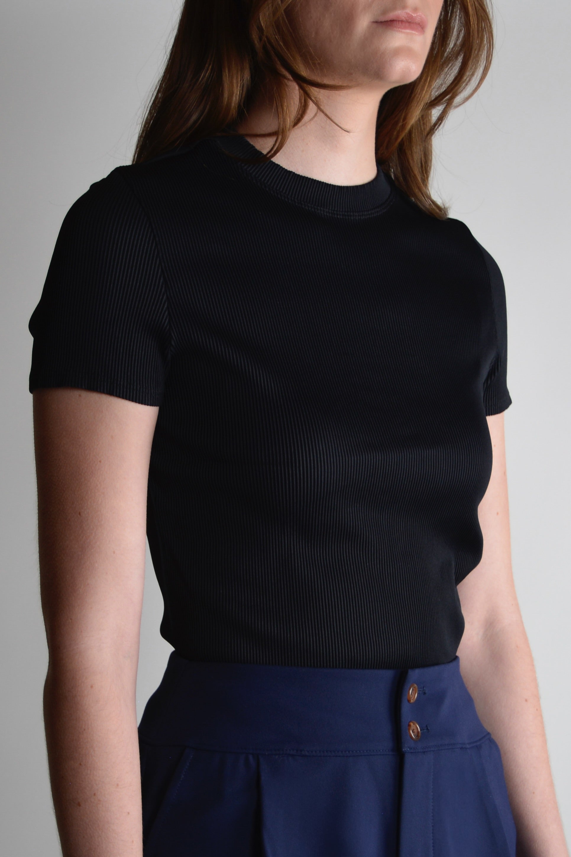 the garde women's black ribbed tshirt for golf and tennis