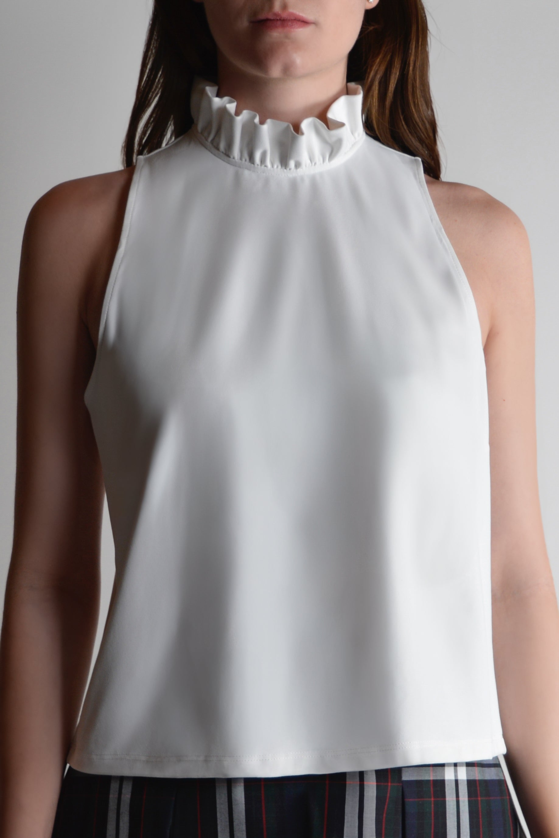 the garde ruffle neck tank white