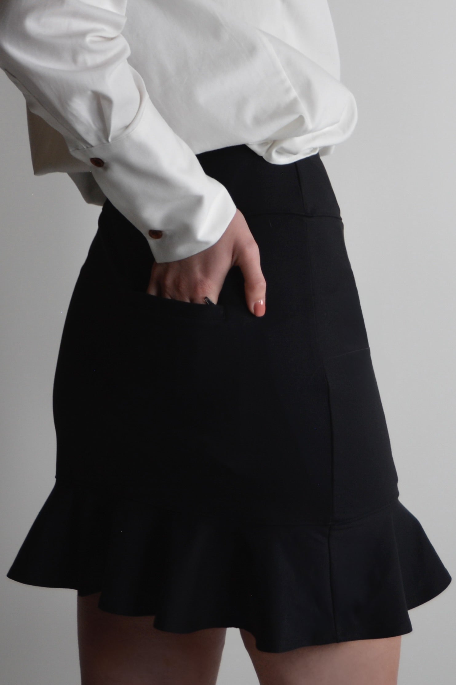 the garde women's black ruffle skort with pockets for tennis and golf