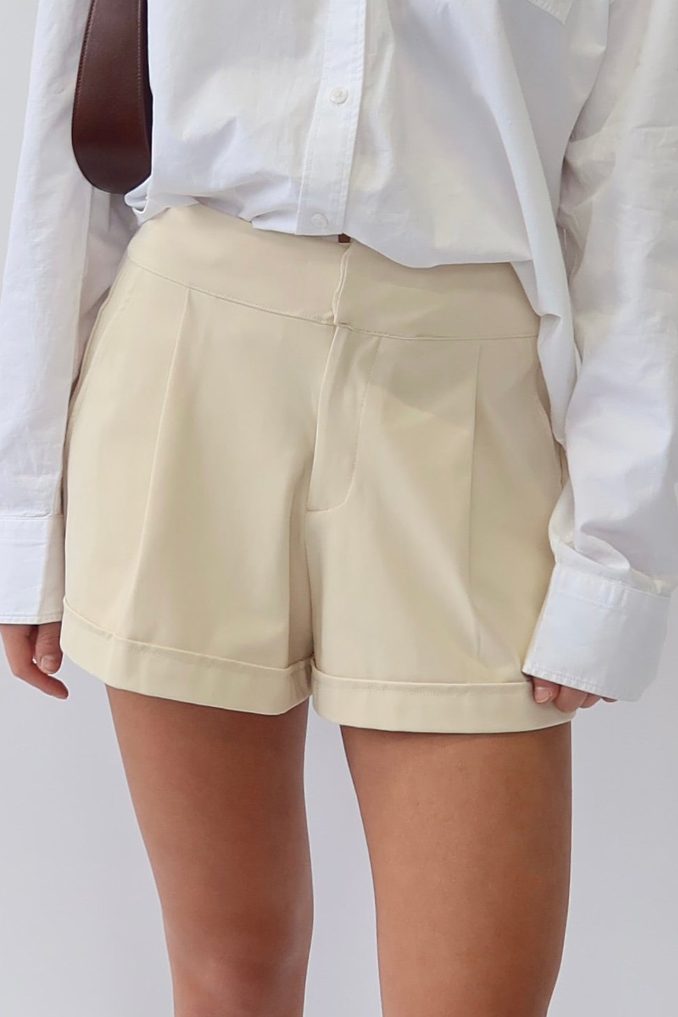 the garde women's golf and tennis a line short in cream