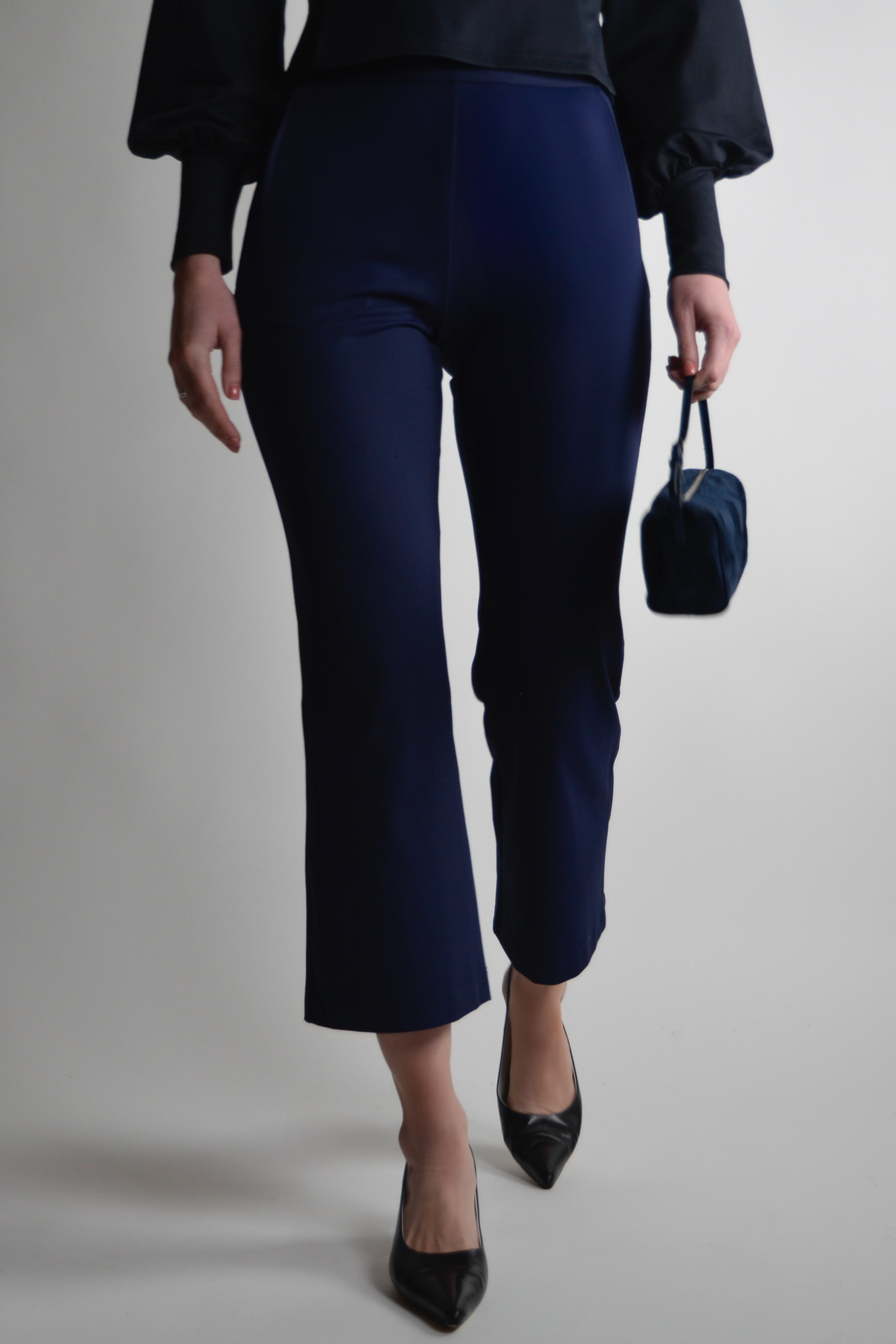 the garde women's kick flare golf pant